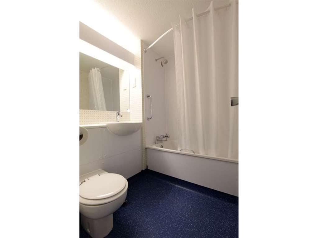 Travelodge Preston Chorley Chorley  Habitación foto